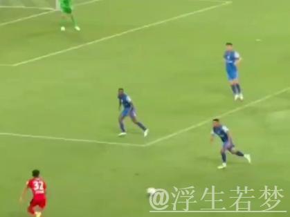 加布里埃尔巧传助攻 莱昂纳多精准破门 加布里埃尔巧传助攻 莱昂纳多精准破门